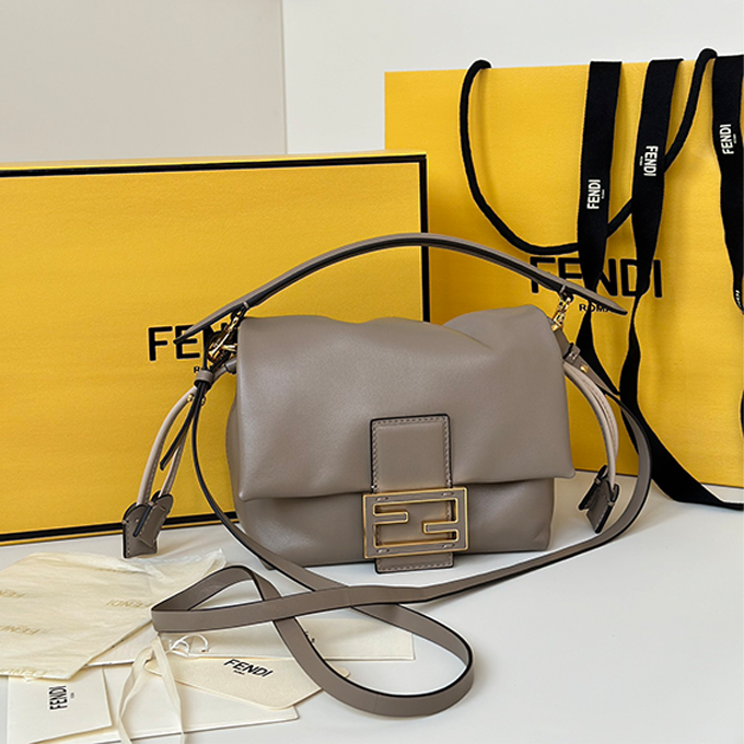 fendi mamma baguette small handbag